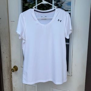 Under Armour Women’s Tech Short Sleeve White/Metallic Silver Loose Light Large
